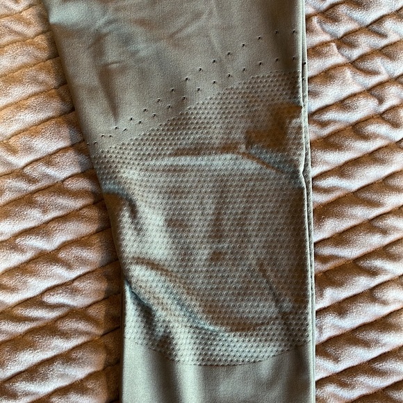 Lululemon leggings - Picture 2 of 5